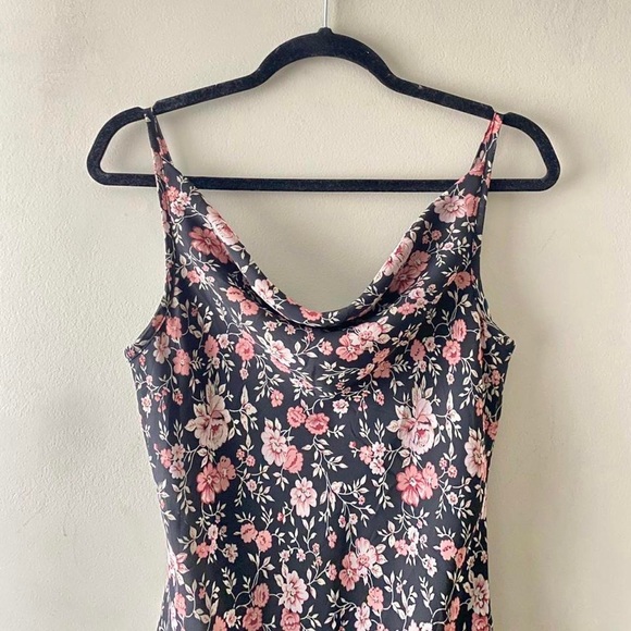 VINTAGE FLORAL MIDI DRESS - Picture 2 of 3